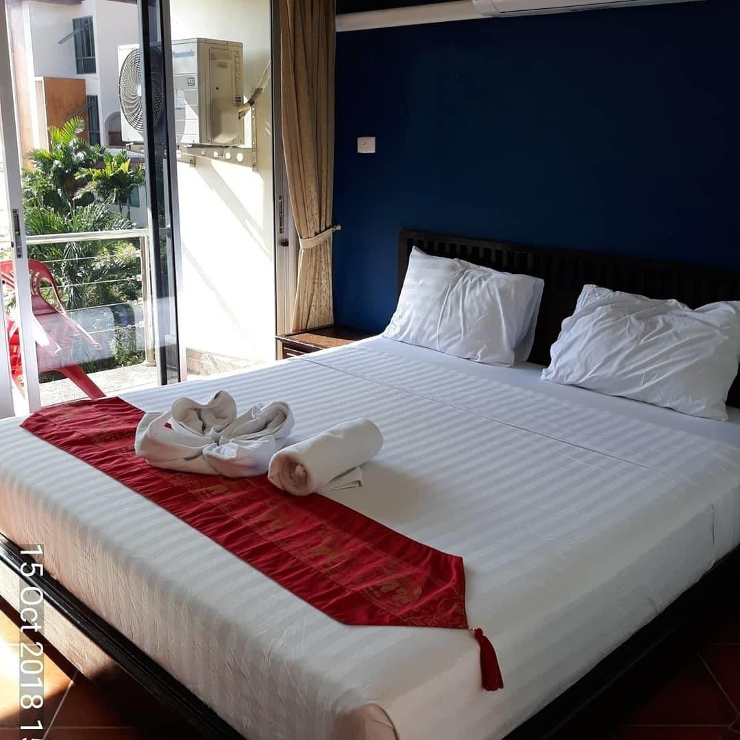 Porterhouse Beach Hotel Patong ภายนอก รูปภาพ