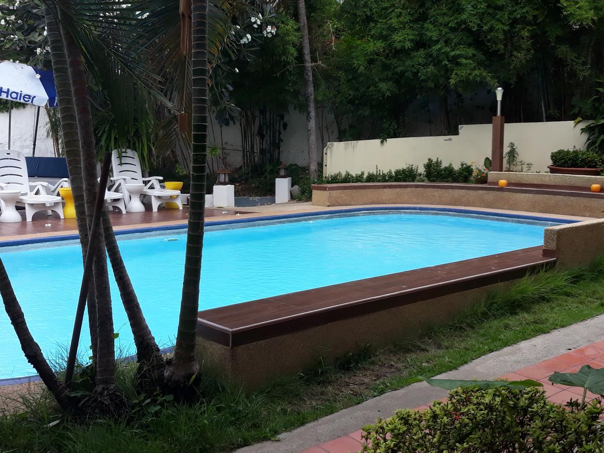 Porterhouse Beach Hotel Patong ภายนอก รูปภาพ