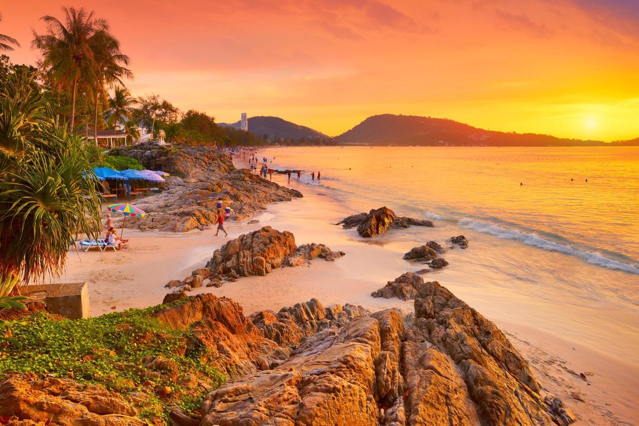 Porterhouse Beach Hotel Patong ภายนอก รูปภาพ