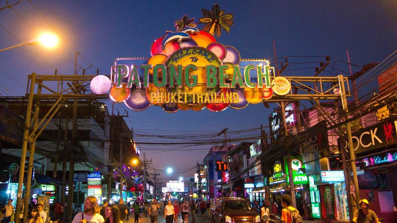 Porterhouse Beach Hotel Patong ภายนอก รูปภาพ