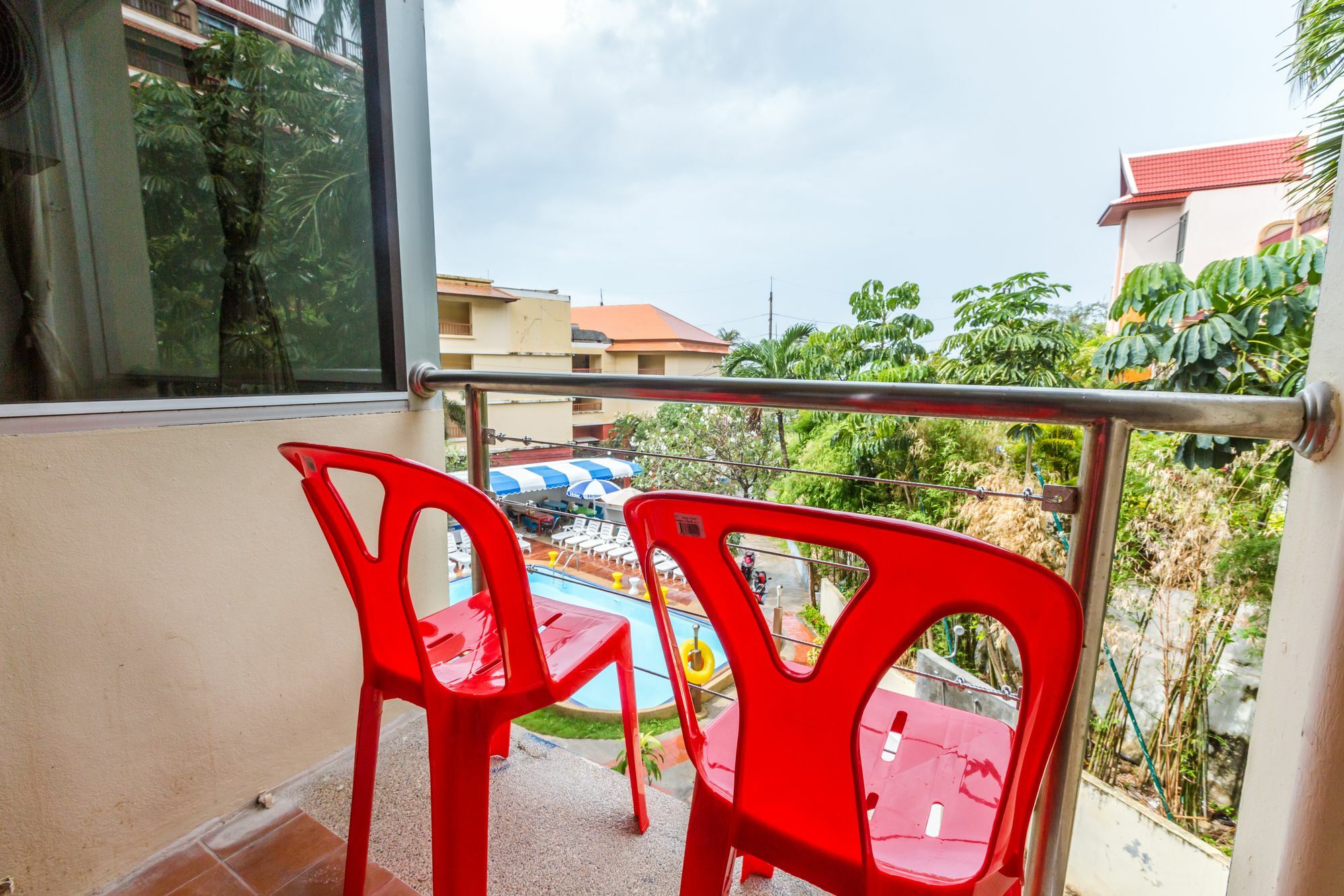 Porterhouse Beach Hotel Patong ภายนอก รูปภาพ