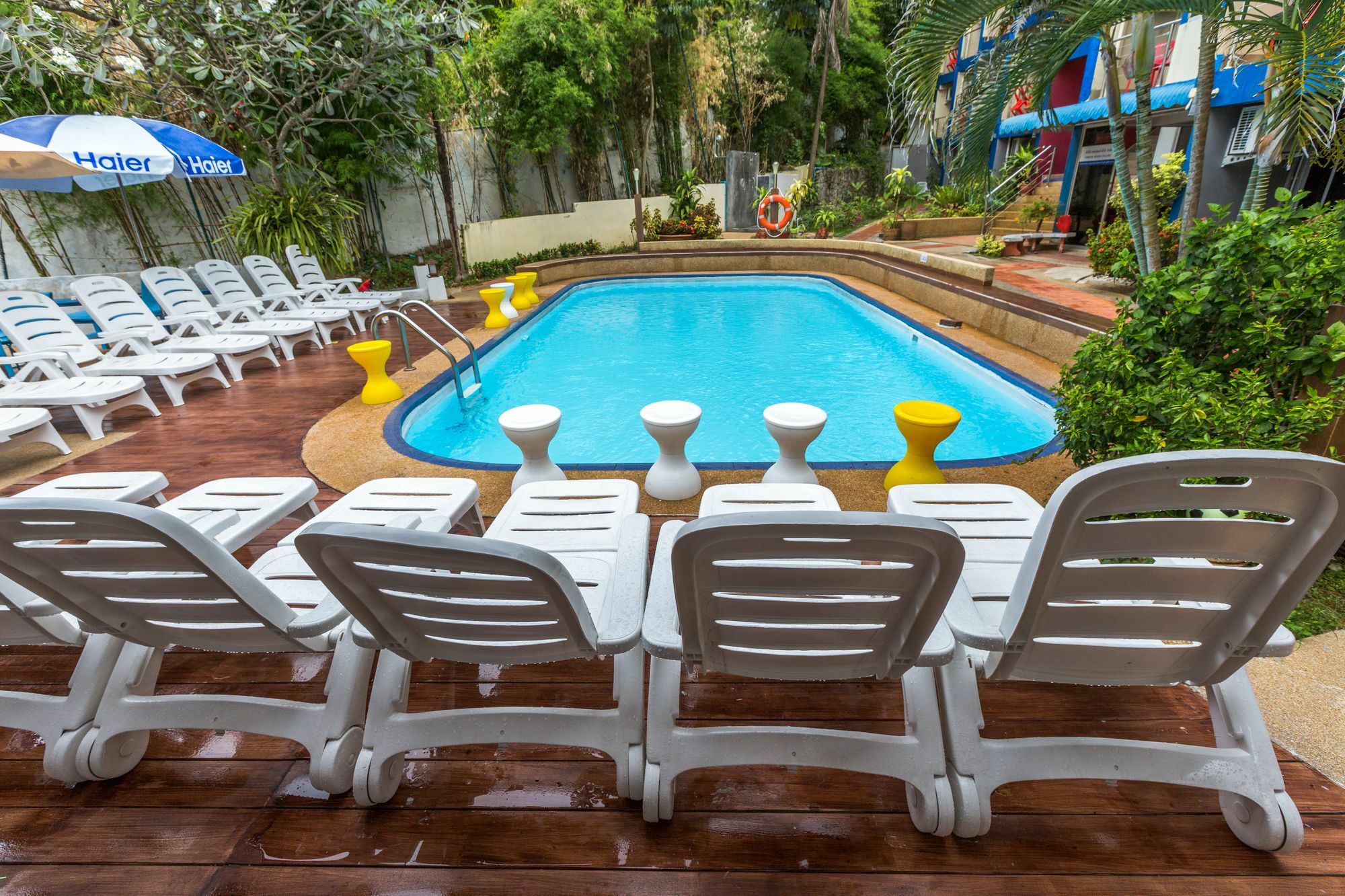 Porterhouse Beach Hotel Patong ภายนอก รูปภาพ