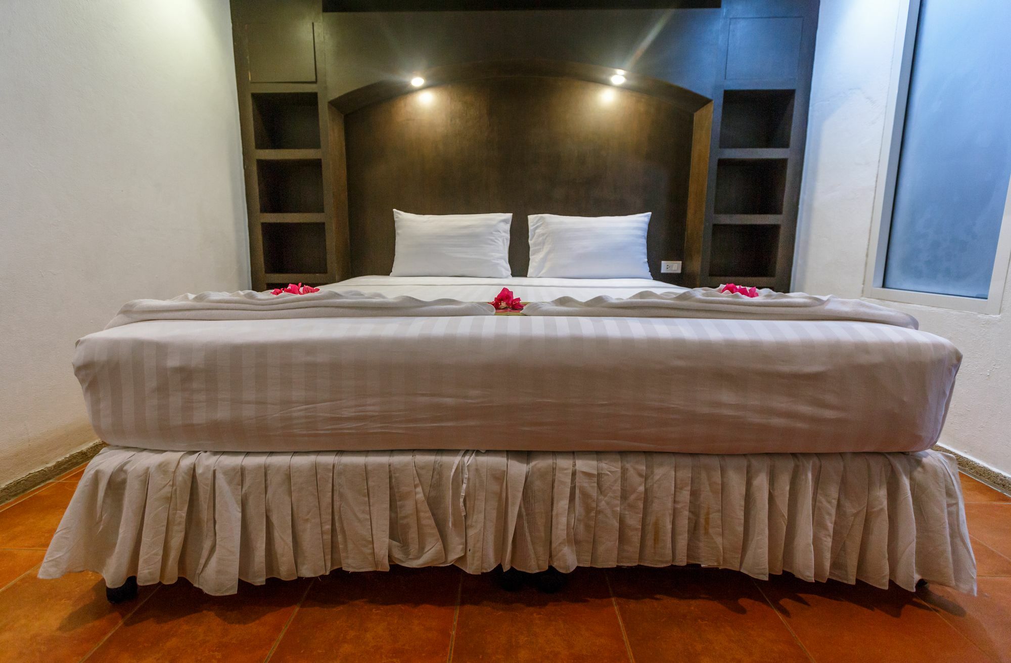 Porterhouse Beach Hotel Patong ภายนอก รูปภาพ